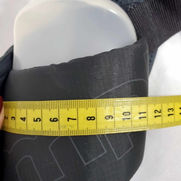 🍋🍋NWOT-Vintage Lululemon Amphipod Running Hydration Belt 16 Oz - Picture 11 of 13